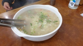 자갈마당 칼국수 : 발 빠른 미식 플랫폼, 뽈레 [자갈마당 칼국수] 경북 구미시 선산읍 완전리