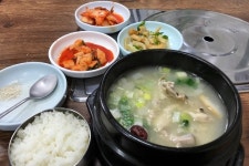 [엄마손 닭한마리 칼국수 성암점] 고기완자님의 추천 리뷰 2018/2/2