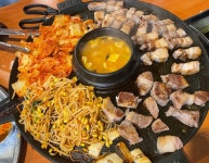 효자동솥뚜껑 수원영통점 - 동수원 고깃집 | 뽈레 Polle [효자동솥뚜껑 수원영통점] 동수원 고깃집 | 뽈레 Polle
