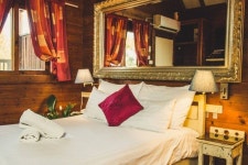 Neve Bar Boutique Hotel | 2023년 최신 가격 | 호텔 | 스카이스캐너