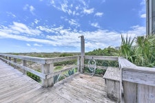 Ocean-View Resort Condo With Pool and Beach Access | 2023년 최신 가격 | 호텔 | 스카이스캐너
