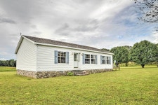 Warm and Inviting Family Home - 2 Mi to Golf Course! | 2023년 최신 가격 | 호텔 | 스카이스캐너