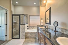 Family Retreat 2 Blocks to Sonoma Golf Club! | 2023년 최신 가격 | 호텔 | 스카이스캐너