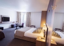 베스트 웨스턴 라 마리나 - 스카이스캐너 호텔