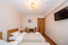 Hotel Tirvas - 스카이스캐너 호텔