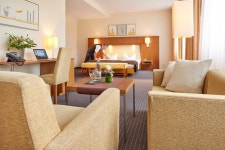 Co.Med Hotel - 스카이스캐너 호텔