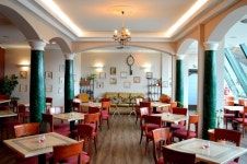 호텔 메드노 - 스카이스캐너 호텔