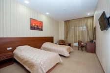 로얄 호텔 - 스카이스캐너 호텔