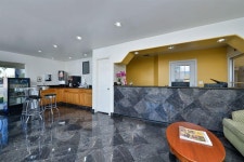 엘센트로 호텔 크라운 모텔 - 스카이스캐너