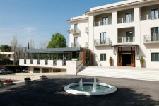 도모텔 카스트리 - 스카이스캐너 호텔