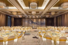 산야 센추리 그랜드 호텔 - 스카이스캐너 호텔