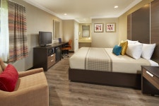 애너하임 호텔 에덴 록 인 & 스위트 니어 더 메인게이트 - 스카이스캐너