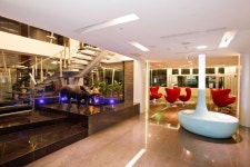 호텔 하이 신민 - 스카이스캐너 호텔