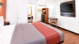 온타리오 호텔 컨트리 인 스위트 온타리오 에어포트 - 스카이스캐너