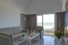 다르 제르바 자라 - 스카이스캐너 호텔