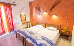 Riviera Beach Hotel - 스카이스캐너 호텔