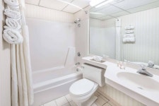 Howard Johnson Hotel - Milford/New Haven | 2023년 최신 가격 | 호텔 | 스카이스캐너