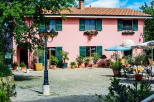 이 칼란치 컨트리 호텔 앤 레스토랑  - 스카이스캐너 호텔