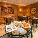 호텔 드 라 몽태뉴 - 스카이스캐너 호텔