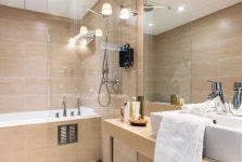 파리스 베드 - 스카이스캐너 호텔