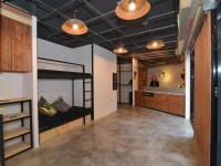 덕스테이 호스텔 - 스카이스캐너 호텔