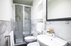 호텔 아카데미아 - 스카이스캐너 호텔