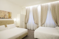 호텔 아카데미아 - 스카이스캐너 호텔