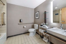 캠브리아 호텔 앤스위트 콜럼버스 -폴라리스  - 스카이스캐너 호텔