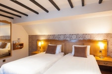 스완, 태참 바이 마스턴스 인스 - 스카이스캐너 호텔