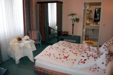 로얄 호텔 - 스카이스캐너 호텔