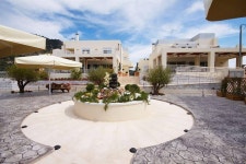 Almiriki Hotel - 스카이스캐너 호텔