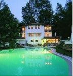 호텔 포레스트 게이트 - 스카이스캐너 호텔