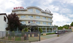 Hotel Atina - 스카이스캐너 호텔