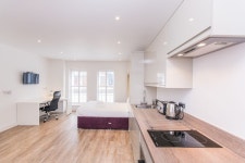 타운 오어 컨트리-카누트 스튜디오 - 스카이스캐너 호텔