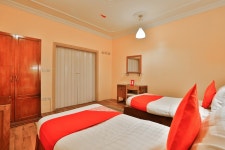 오요 350 다르 알마디나 - 스카이스캐너 호텔