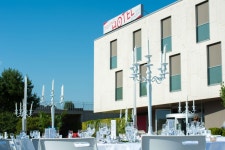 스탈링 호텔 로잔 - 스카이스캐너 호텔