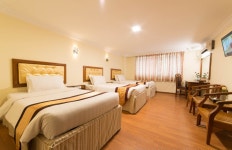 뉴 아예야르 호텔  - 스카이스캐너 호텔