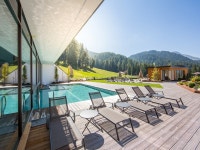 호텔 크리스탈 | 2023년 최신 가격 | 호텔 | 스카이스캐너