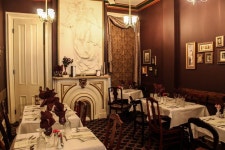 심포니 호텔 & 레스토랑 - 스카이스캐너 호텔