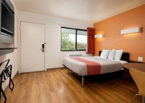 모텔 6 카마리요 - 스카이스캐너 호텔