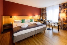 메르쿠르 드레스덴 엘브프로메나데 - 스카이스캐너 호텔