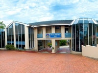 트윈 타운스 모텔 - 스카이스캐너 호텔