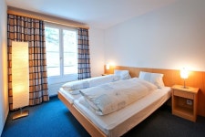 헤자 자리타 - 스카이스캐너 호텔