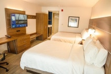 홀리데이 인 익스프레스 스위트 포터빌 - 스카이스캐너 호텔