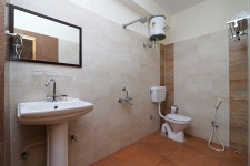 OYO Collection O 80886 Hotel Sun City - 스카이스캐너 호텔