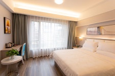 Wuchuan Mingyuan Movie and Television Hotel - 스카이스캐너 호텔