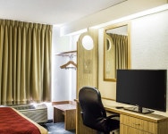 이코노 로지 인 앤 스위트 롤리 노스 - 스카이스캐너 호텔