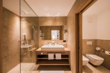 호텔 로얄 - 스카이스캐너 호텔