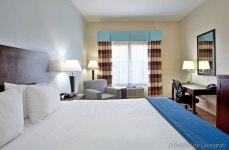 홀리데이 인 익스프레스 유니스 호텔 - 스카이스캐너 호텔