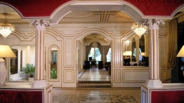 레드 하우스 - 스카이스캐너 호텔